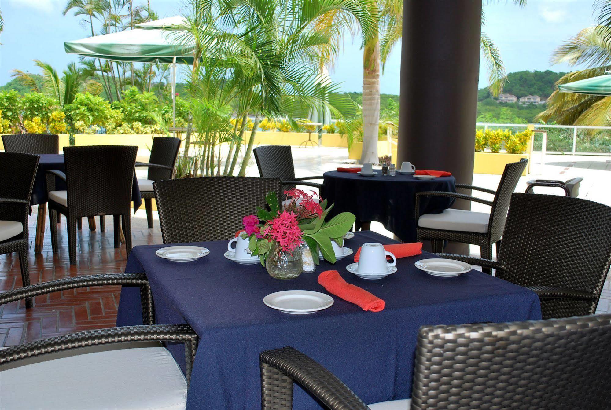 Grand Royal Antiguan Beach Resort Файв-Айлендс-Виллидж Ресторан фото